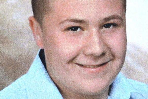 Zašto Vrščani? Kome smeta spomen obeležje mom sinu? Pitanje majke ubijenog Vukašina (16) para dušu!