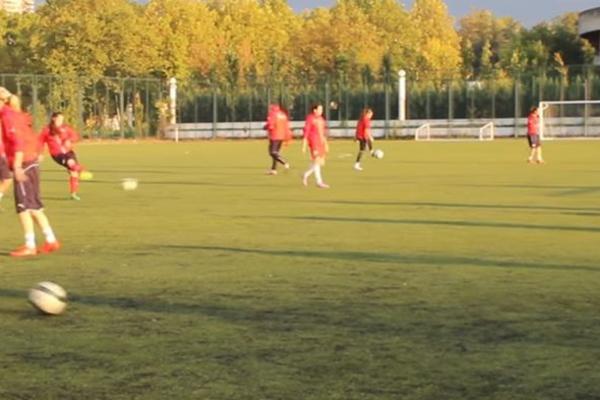 Nemaju pojma gde su: Dve Nigerijke i Australijanka pojačale Zvezdu! (VIDEO)