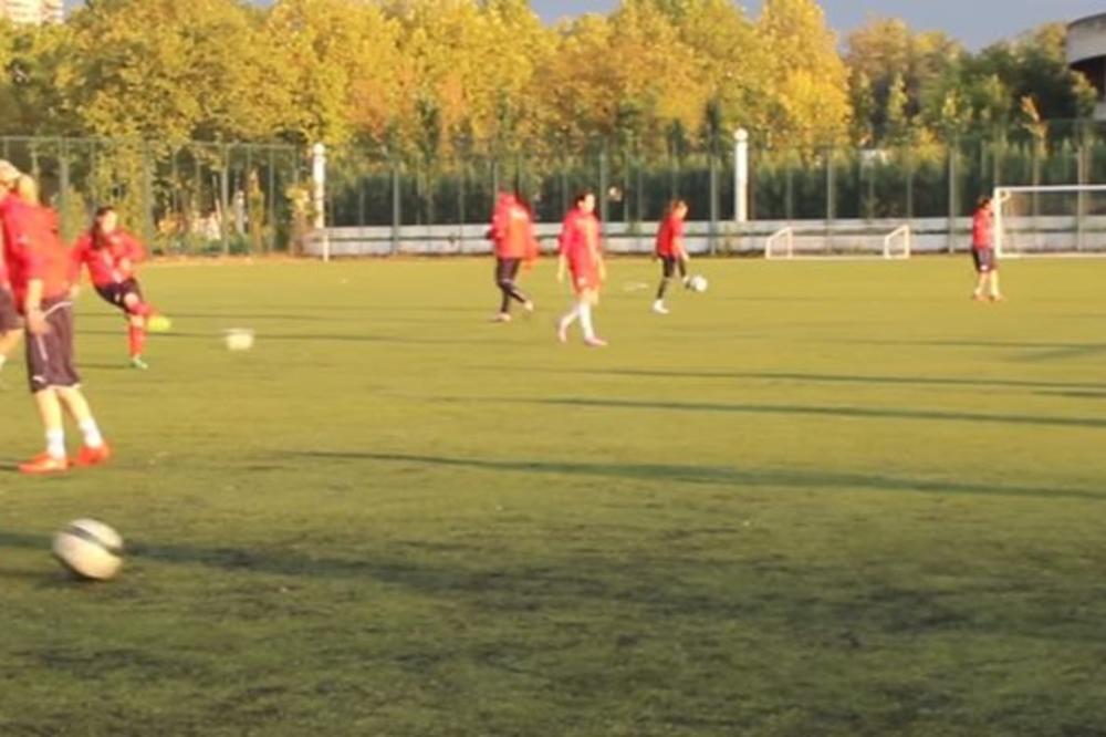 Nemaju pojma gde su: Dve Nigerijke i Australijanka pojačale Zvezdu! (VIDEO)