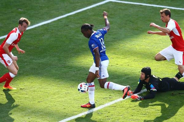 Volkot u transu slavio pobedu nad Čelsijem, a onda ga je legendarni Drogba spustio na zemlju! (FOTO) (VIDEO)