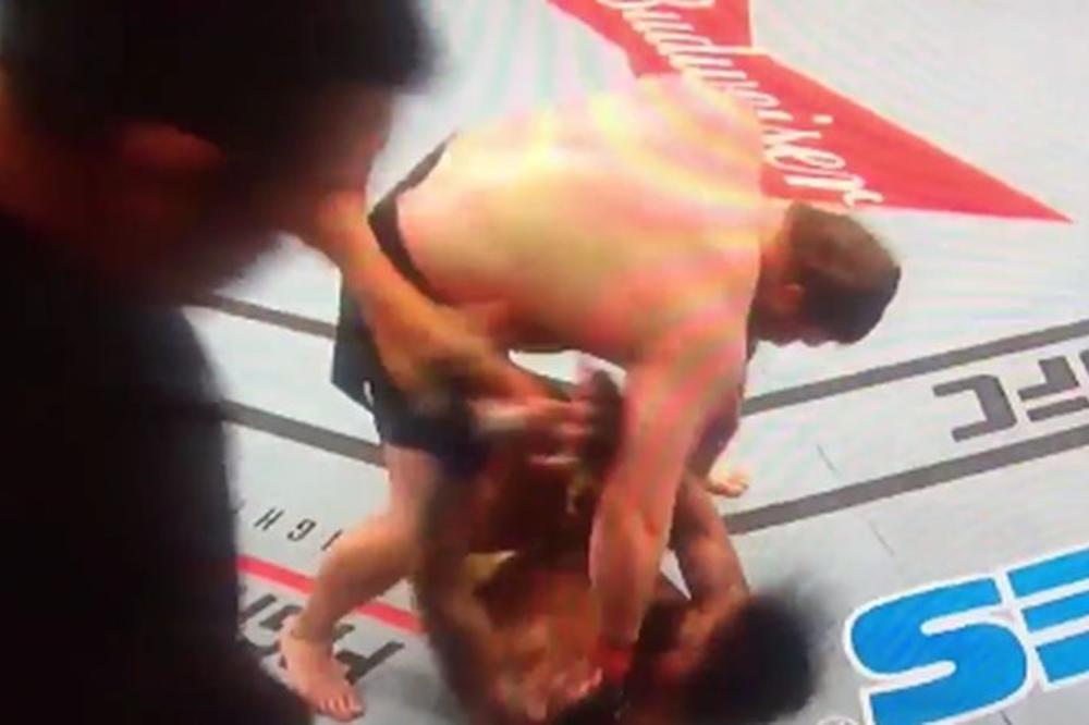 Da ga sudija nije zaustavio, ubio bi protivnika: Ovako brutalan nokaut nismo dugo videli! (VIDEO)