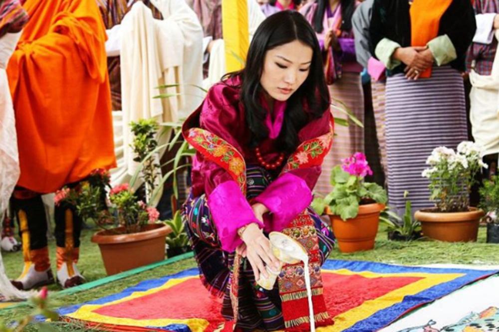 I mi bismo hteli jednu takvu: Upoznajte prelepu najmlađu kraljicu na svetu! (FOTO)