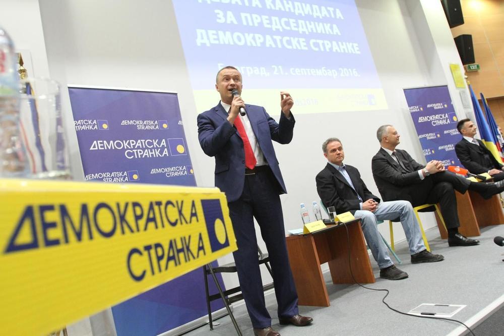 Da nije to uradio bio bi raštimovani orkestar: Pajtić više nije šef poslanika DS-a!