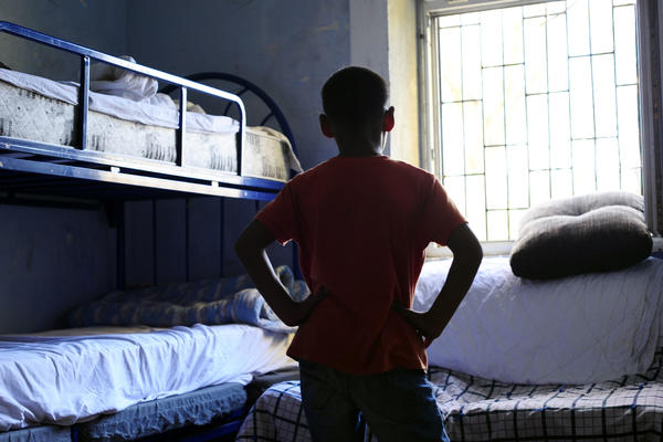 Tužna slika ispred Svratišta u Beogradu: Monstrumi su OVO ukrali deci, imate li vi dušu bednici? (FOTO)