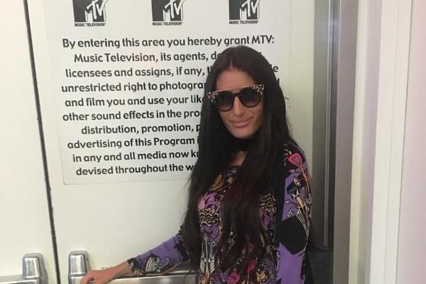 Muž u zatvor, a ona na MTV: Didi snimila duet sa još jednom svetskom zvezdom! (VIDEO)