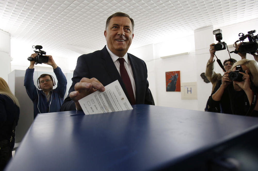 Referendum pokrenuo lavinu: Zapad se sveti, Dodiku preti izolacija! (FOTO)