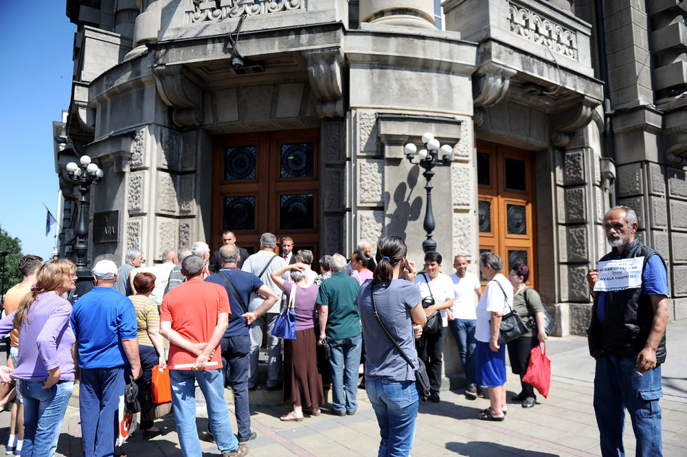 NAJNOVIJA ANKETA MEĐU GRAĐANIMA SRBIJE! Pogledajte koliko njih misli da je korona namerno proširena u svetu!