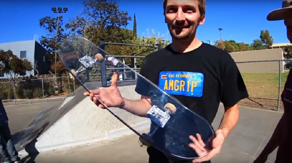 Ilustracija skejtbordinga  