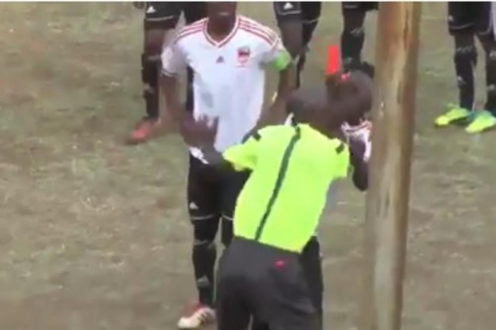 Igrač brutalno iznabadao sudiju zbog crvenog kartona, a potom ga je arbitar prebio kao mačku! (VIDEO)