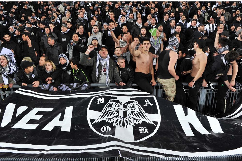 I PAOK PLAĆA CEH UEFA! Pa se vi igrajte sa laserima...