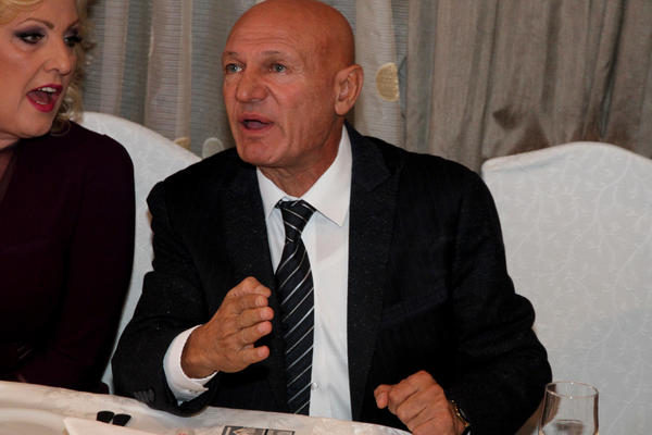 Pevala je Šabanu na uvce sa 17 godina: Gde je devojčica koja je očarala legendu sada? (VIDEO)