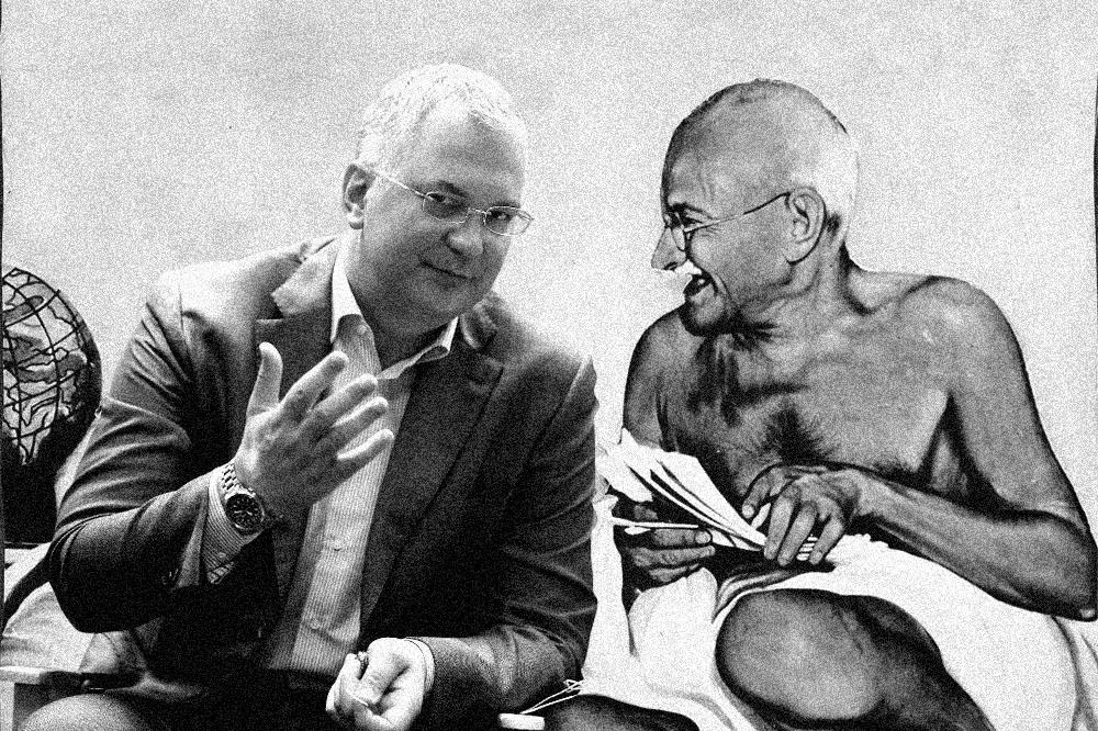 Pašnjaci mira i nenasilja: Šutanovac istripovao da je Mahatma Gandi!