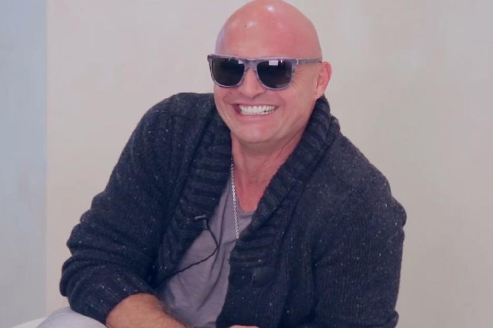 Mili priča vic o pijancu: I poookidao je! Svi u studiju su umrli od smeha! (VIDEO)