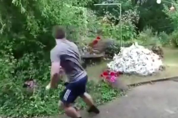 Bacio je sveću na gomilu đubreta. Nije ni slutio koliku će eksploziju izazvati (VIDEO)