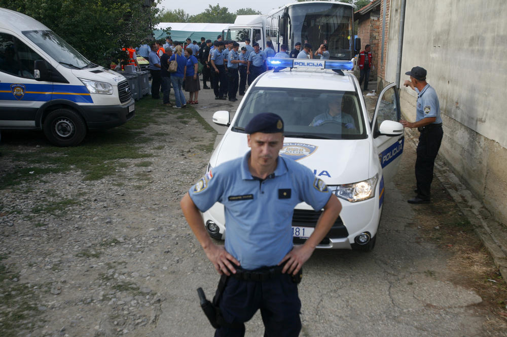 Troje mrtvih u pucnjavi kod Karlovca, prvo ubio dva muškarca pa presudio sebi