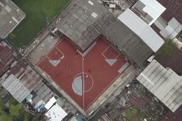 Na Tajlandu možete igrati fudbal na najneobičnijim terenima na svetu! (VIDEO)