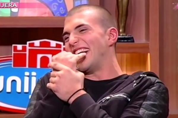 Mama, znaš, ja sam... Hiiit! Kakav sin: Evo šta je Veljko Ceci rekao čim je izgubio nevinost! (VIDEO)