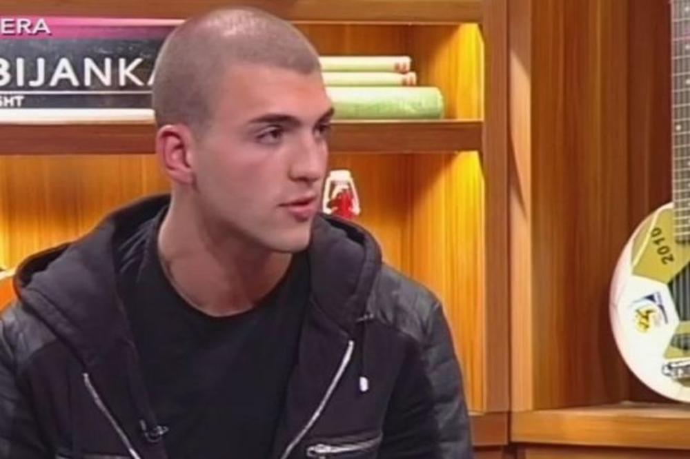 Slavuj mamin lepi: Da li ste nekad čuli Veljka kako peva? Mi tek sad i... Pa, ostali smo bez daha! (VIDEO)