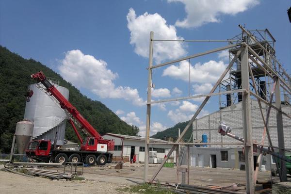 Tragedija kod Ovčar Banje: Radnik pao sa dizalice i poginuo!