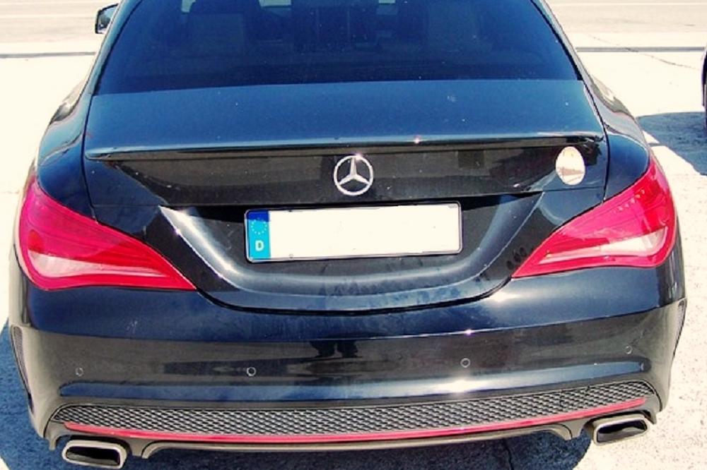 Carinici su zaustavili ovaj Mercedes, a kad su videli šta je unutra poželeli su to da imaju! (FOTO)