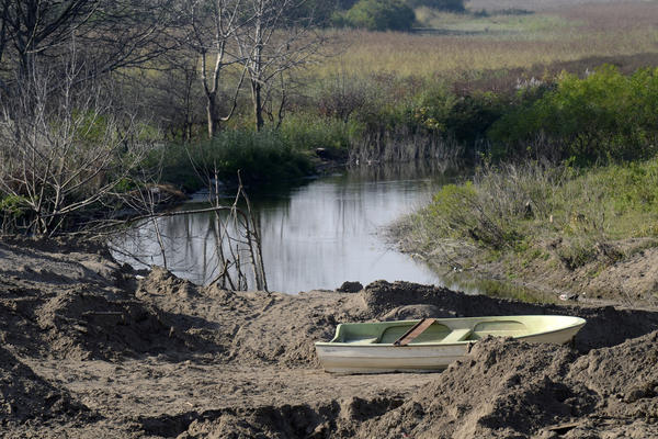 HOROR U BAČKOM DUŠANOVU: U kanalu primećeno telo nepoznate osobe