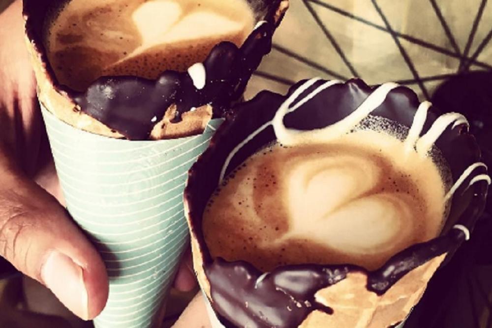Ludilo ukusa: Novi trend ispijanja kafe oborio je milione s nogu! (FOTO)