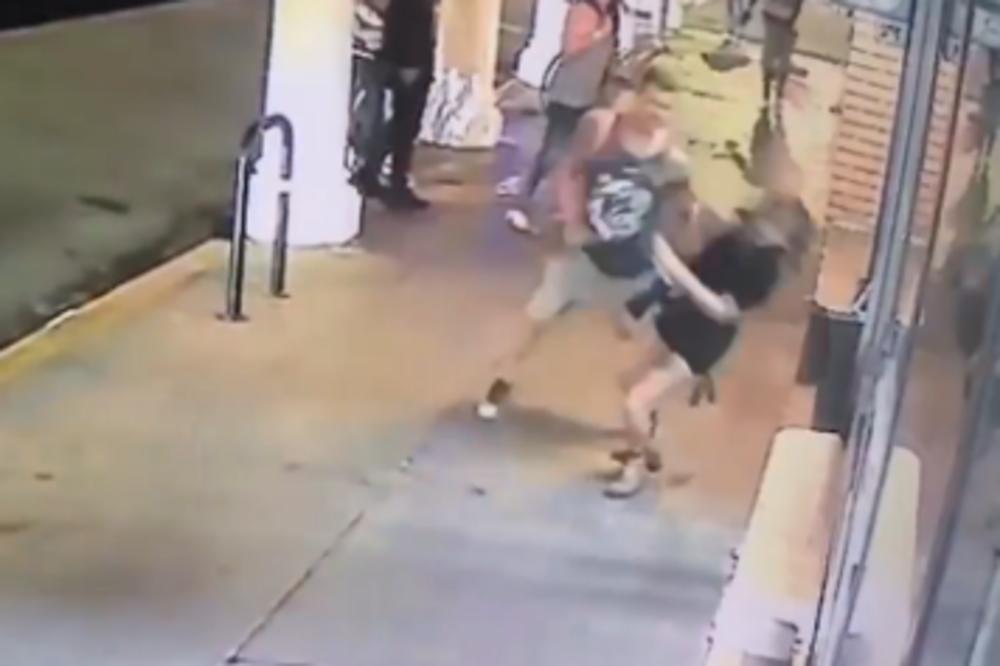 Ne pričaj sa njom, zabodi je! Svet se zgrozio nad ovim bahatim primitivcem! (VIDEO)