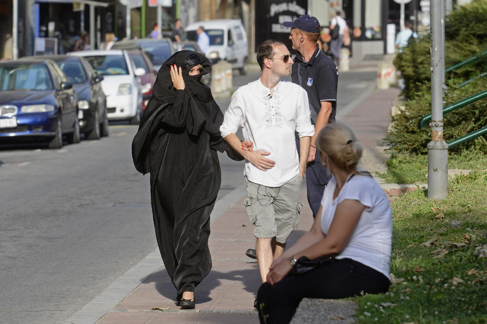 Beograđanka sa hidžabom: Pitaju me, Sirija, Avganistan? Ja kažem ne, Srbija! Znam srpski! (FOTO)