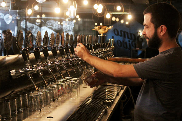 HRVATI POVLAČE OMILJENO PIVO: Sadrži sastojak koji može biti OPASAN