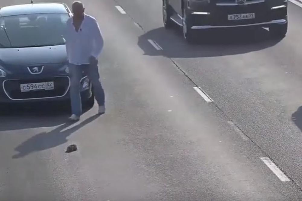 Bravo ljudino! Posle ovoga što je ovaj čovek uradio svaka žena bi ga poželela (VIDEO)