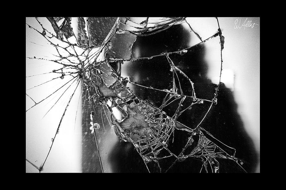 ZA PRIMER SVIMA: Reakcija majke nakon što joj je sin iz ljutnje razbio ogledalo svima može biti lekcija