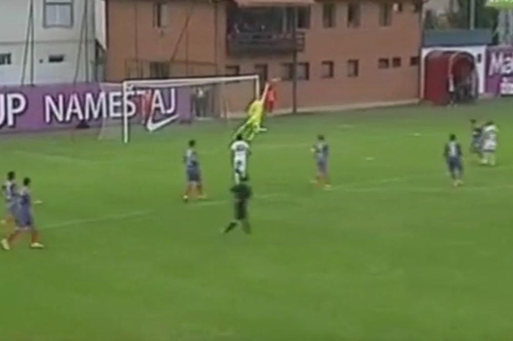 Samo zbog Manojlovića Zvezda nije primila gol! Nema mnogo golmana koji bi ovo odbranili! (VIDEO)