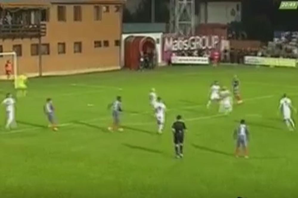 Izgledalo je kao da će golman lagano da odbrani šut Le Taleka, ali onda se pojavio bivši igrač Partizana! (VIDEO)