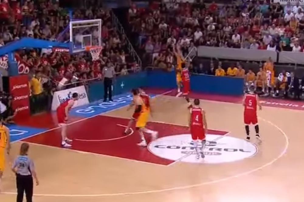 Ne bi pogodili ni da su gađali u bazen! Na meču Barsa - Manresa šut za tri bio najgori ikada viđen u košarci! (VIDEO)