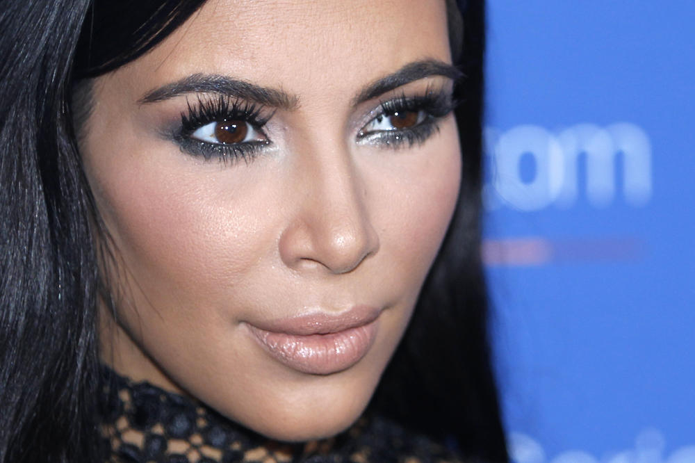 Haos u Parizu: Izveden atentat na Kim Kardašijan! (VIDEO)