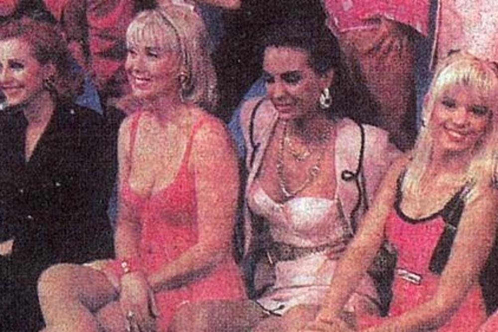 Estrada bez silikona i dodataka: Da li bilo koga prepoznajete na slici od pre 20 godina? (HIT FOTO)