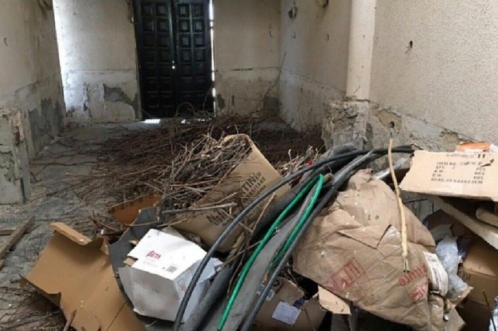 Albanci opoganili srpsku svetinju: Pravoslavna kapela u Prištini pretvorena u javni toalet! (FOTO)