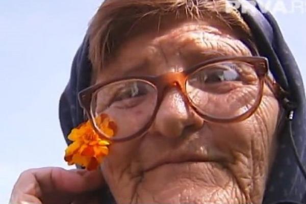 Baba Jovanka otkriva kako da zavedete muškarca: Ako ovo namažeš, juriće te kao pčela košnicu! (FOTO)