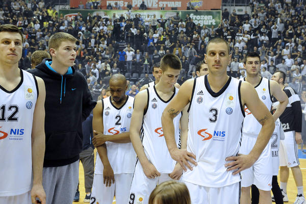 Grobari u depresiji: Miljenik crno-belih naprasno okončava karijeru? (FOTO) (VIDEO)