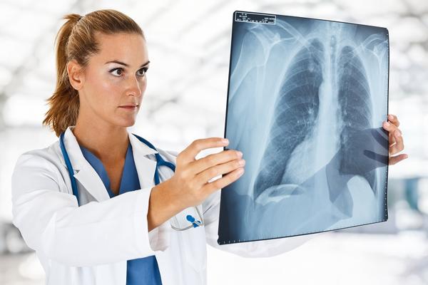 OVO SU PRVI SIMPTOMI, BUDITE VEOMA OPREZNI: Evo kada ste u opasnosti od obolevanja od raka pluća!