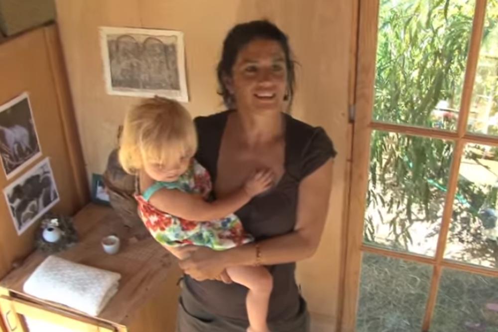 Majka i ćerka žive u kontejneru: A unutra izgleda bolje od pola domova u Srbiji! (FOTO)