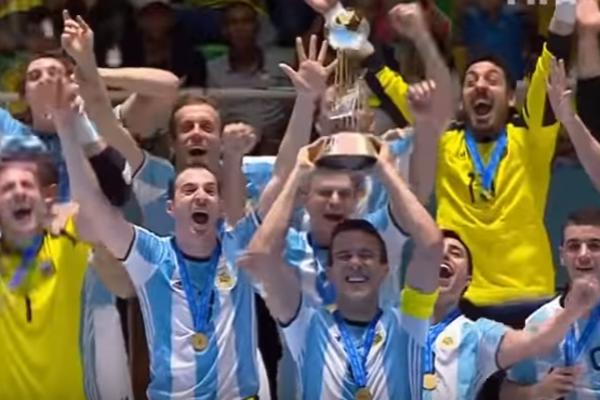 Sa ulice do vrha planete: Igraju po školskim salama, imaju goru ligu od Srbije, a postali su prvaci sveta! (VIDEO)