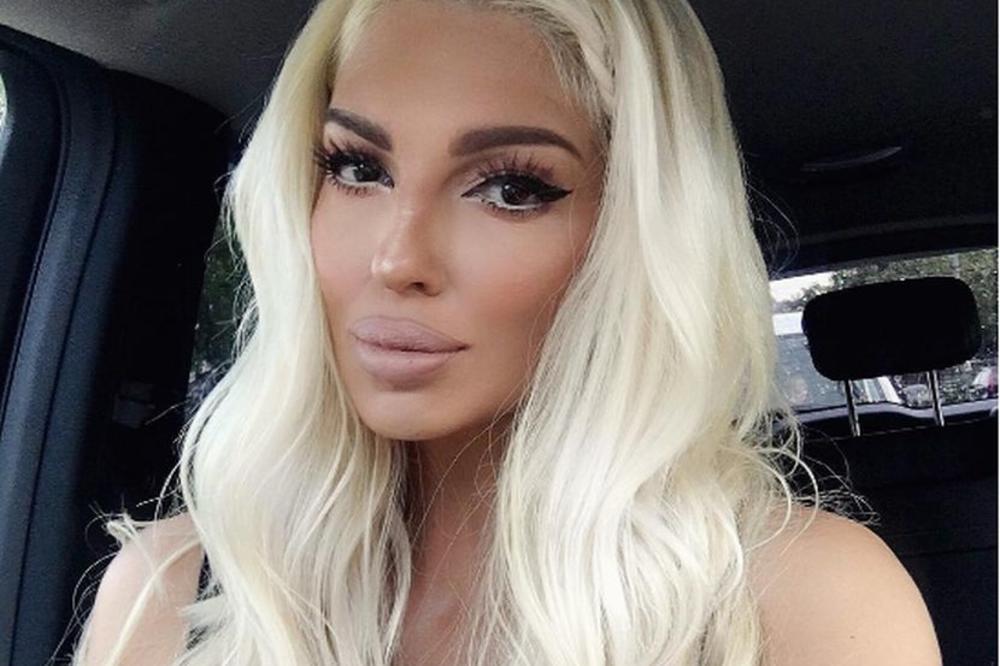 JK se ofarbala u crno i sad je ista Ceca! Teško da ste mogli da je zamislite ovakvu! (FOTO)