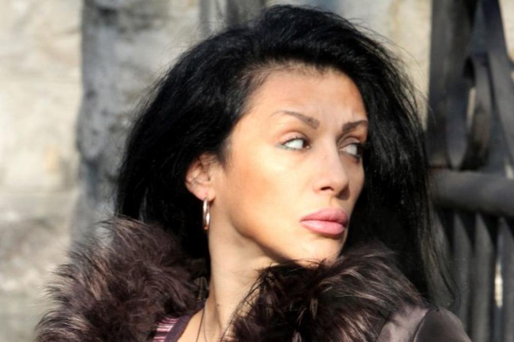 OGLASIO SE SVEŠTENIK NAKON SKANDALA SA VENDI: Za sve je kriva njena PROŠLOST