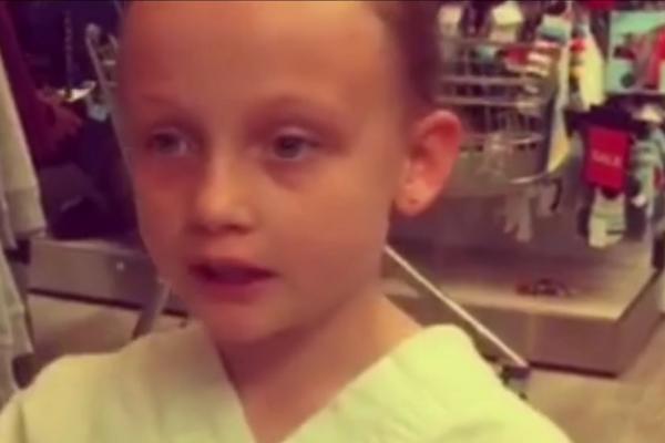 Šta to piše na dečijim majicama? Ona ima samo 8 godina i objasnila je šta joj smeta! (VIDEO)