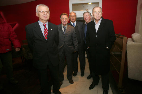 Ovo je hit! Kome je to ljubimac zvezdaša sa zadovoljstvom čistio kopačke svakoga dana? (VIDEO)