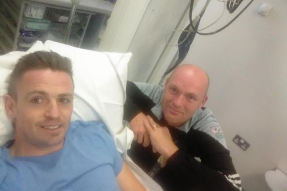 ULAZITE NA SVOJU ODGOVORNOST: Irski fudbaler fotkao jezivu povredu od koje se prevrće želudac! (UZNEMIRUJUĆI FOTO)