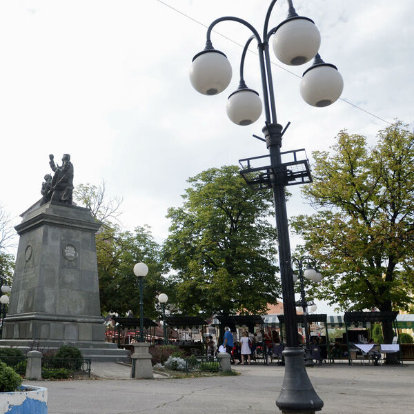 HITNO, NOVO ŽARIŠTE U SRBIJI! Virus izbio među radnicima pozorišta OVOG GRADA!