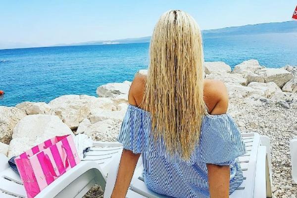 Najzgodnija dama srpske estrade: Nismo je videli dugo, dobila je dvoje dece, ali izgorećete kad zanjiše kukovima! (VIDEO)