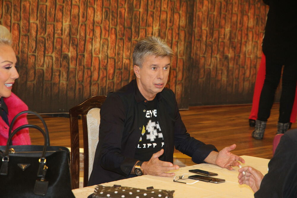 Saša kaže da mu je od luksuznog života ostala samo skupa garderoba